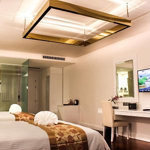 Premier Deluxe Twin Room